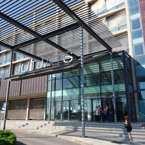 Sis mesos de presó per exercir de podòloga a Terrassa sense titulació